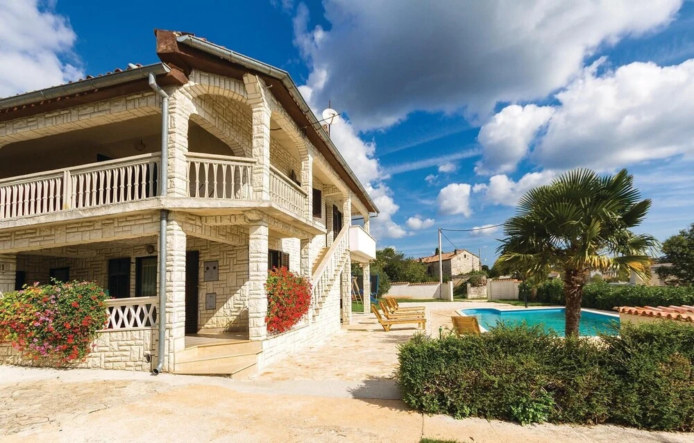 Awesome Home in Barban With Wifi and 2 Bedrooms
