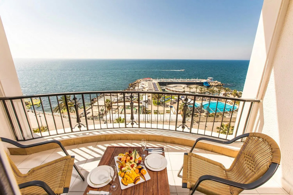 Superior room with sea view