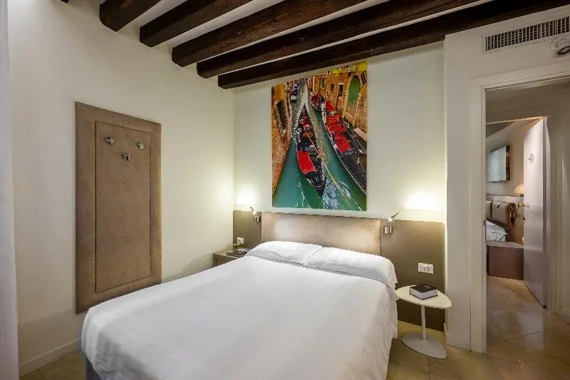 Smart Double room (full double bed)