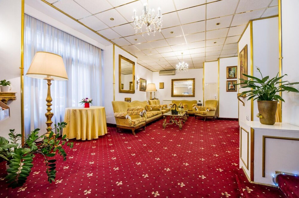 Hotel Carpați by null