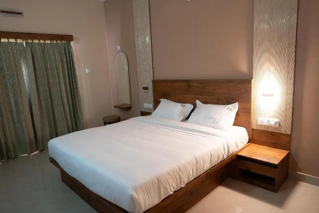 Deluxe Double Suite (full double bed)