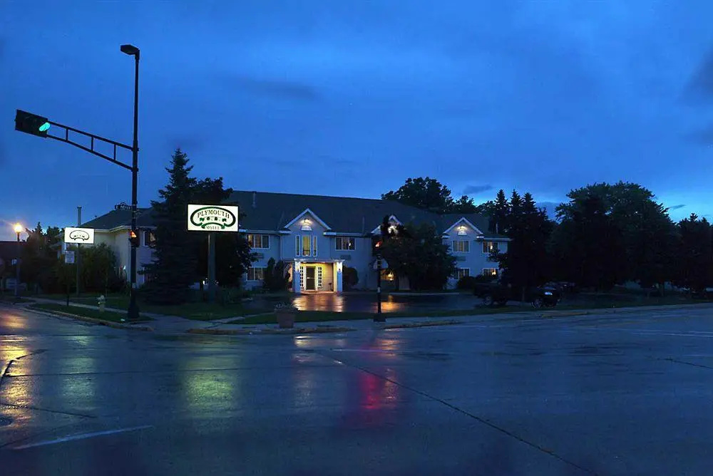 Plymouth Suites Hotel