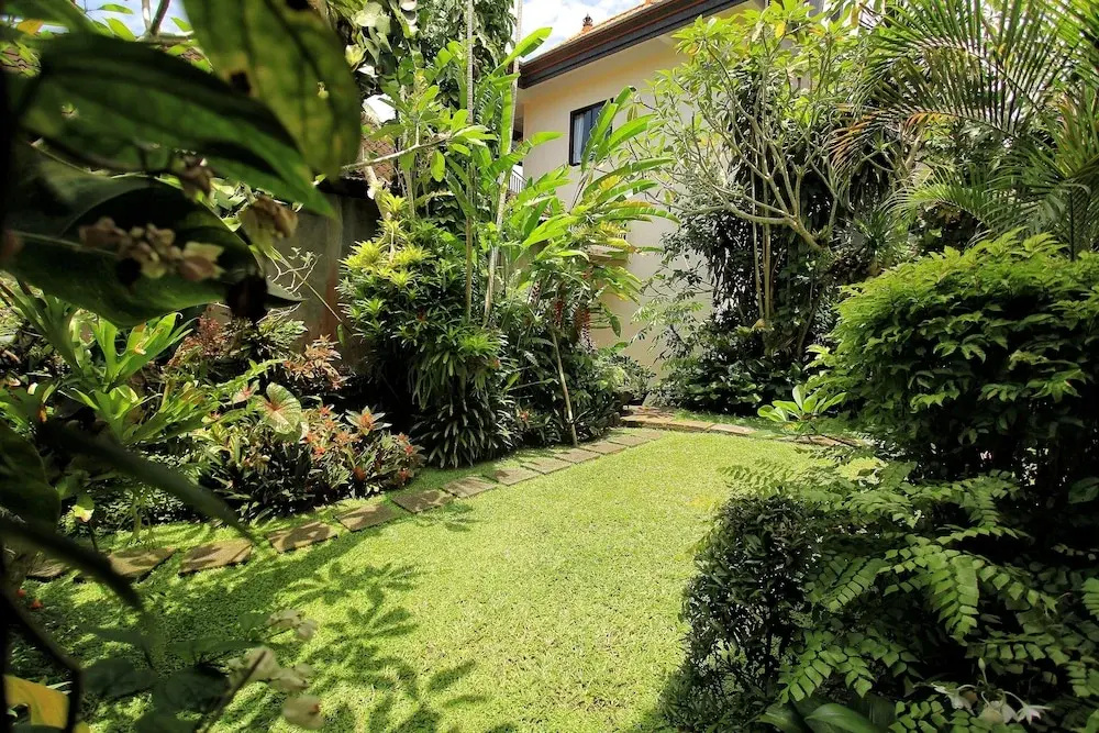 Standard Double room with garden view (full double bed)
