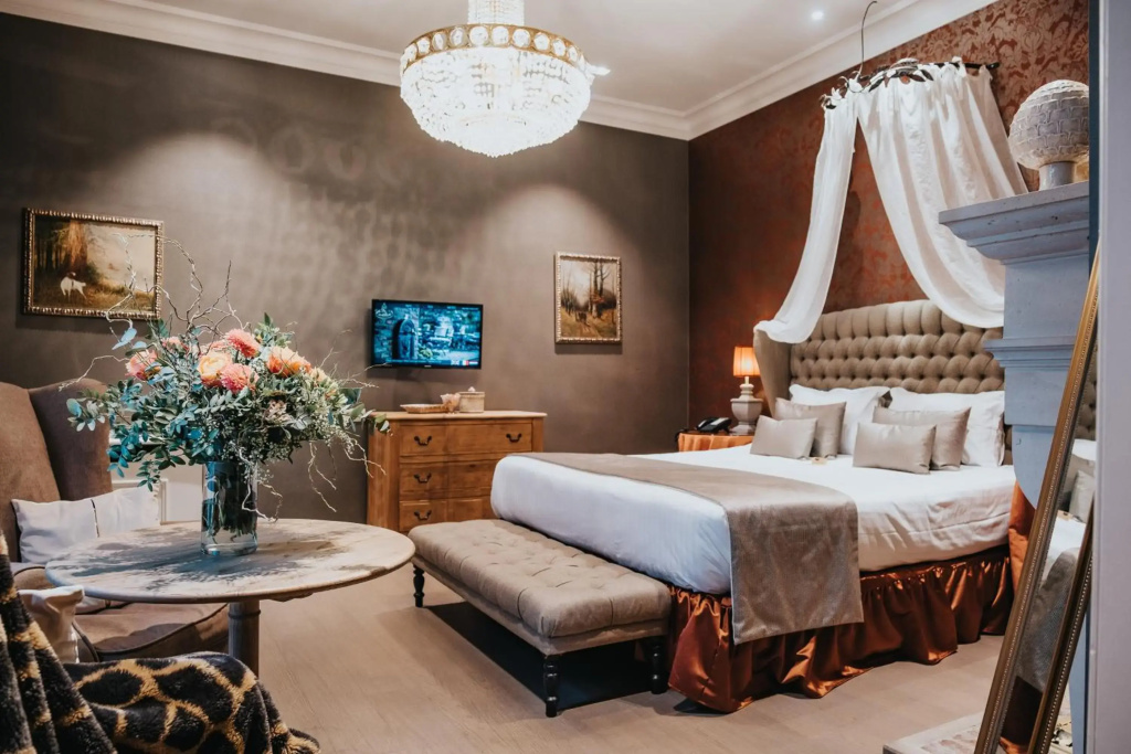Hotel de Castillion — Bruges, Flanders