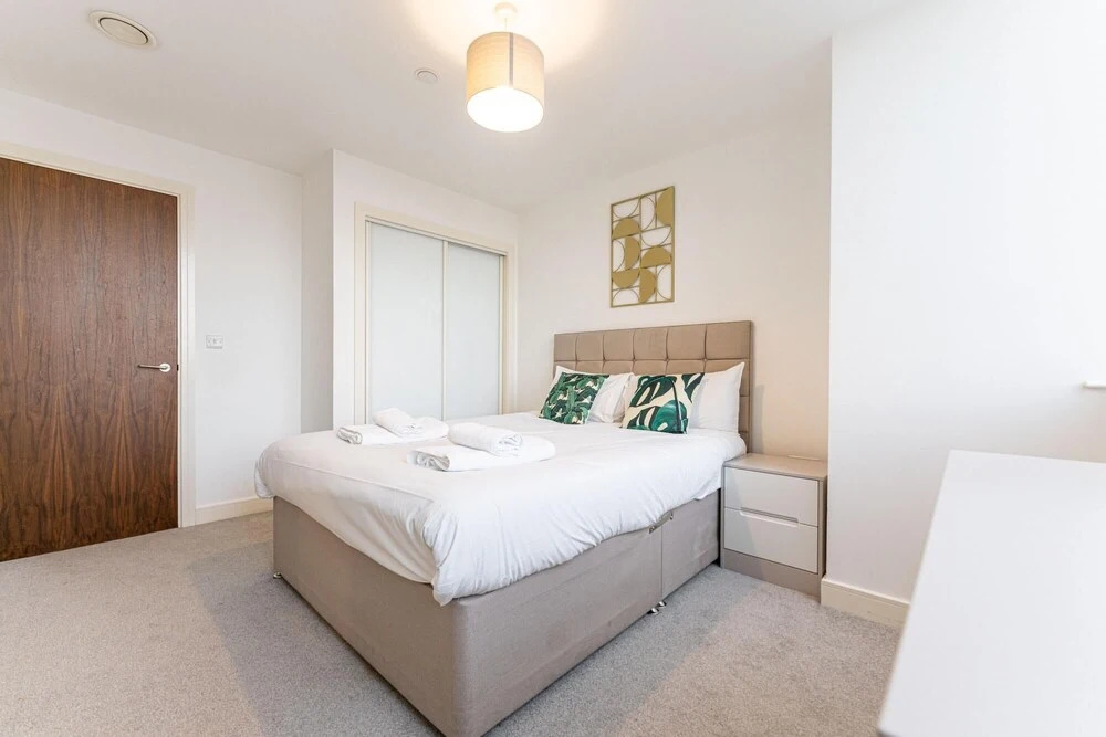 Seven Living Broadway Residences - One Bedroom Apartment - Free Parking on Site