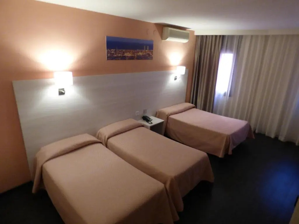 Triple room