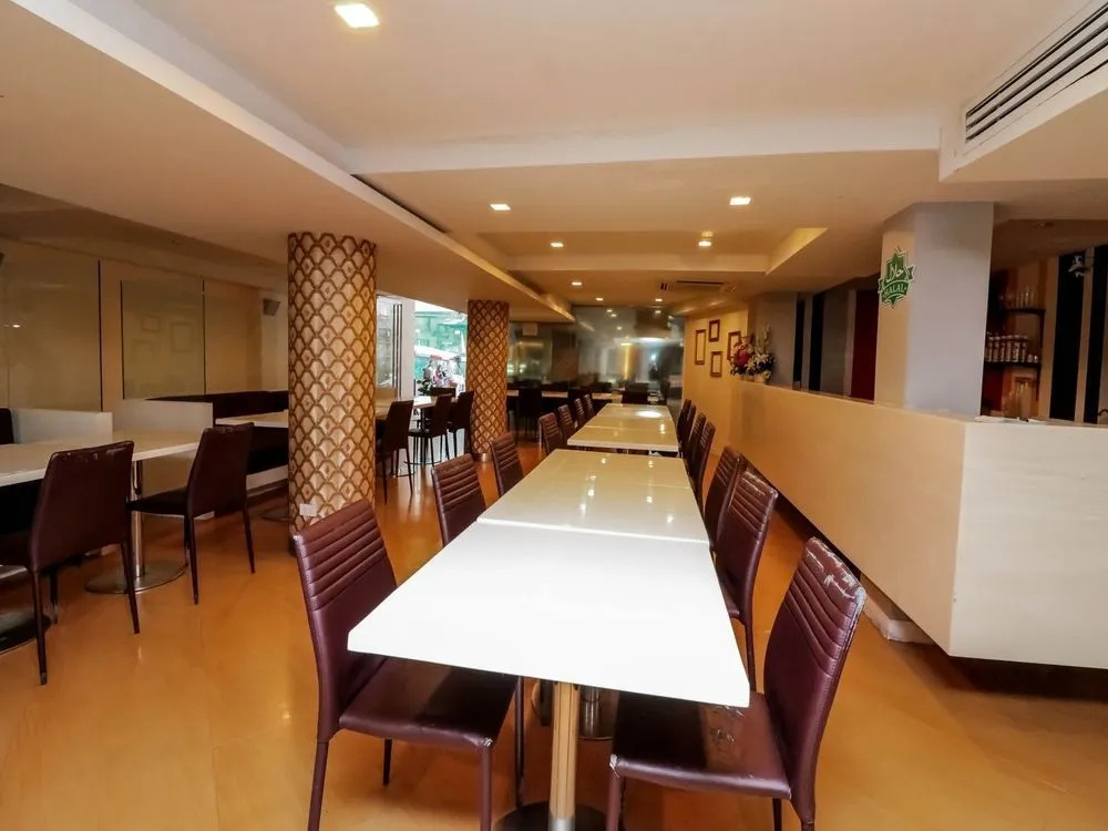 Food & Beverage