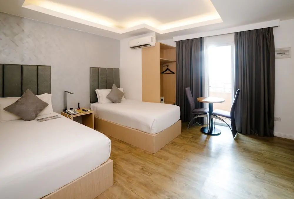 Executive Double Studio with balcony (twin beds)
