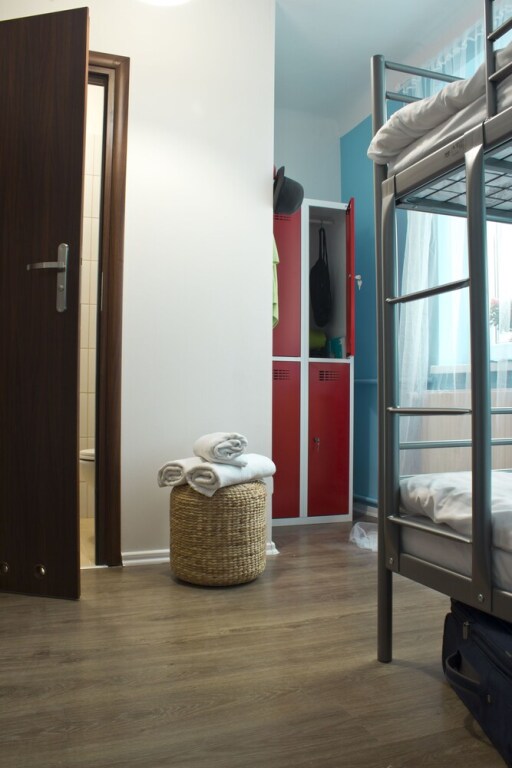 Кровать в общем номере (женский номер) в Warsaw Downtown Hostel