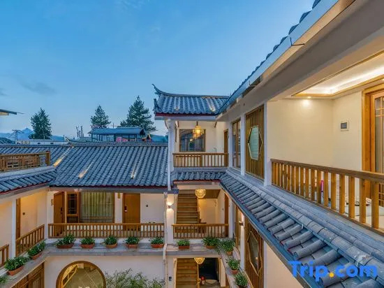 Lijiang Rushuangbiyuan Design Beauty Lodge (Feihua Touch water Shop, Shuhe Town)