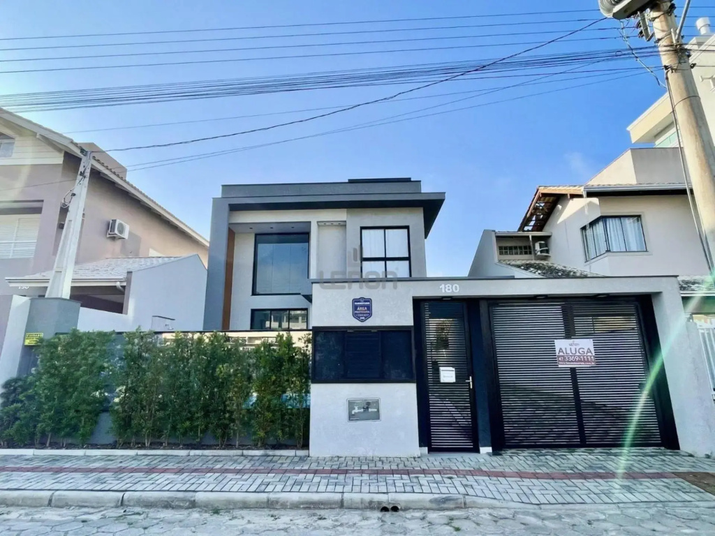 292 - Casa de luxo com Piscina em Mariscal, 04 quartos, ideal para 10 pessoas
