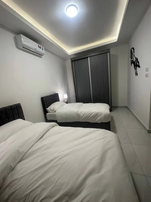 JRE Cozy Home Near All Services 19