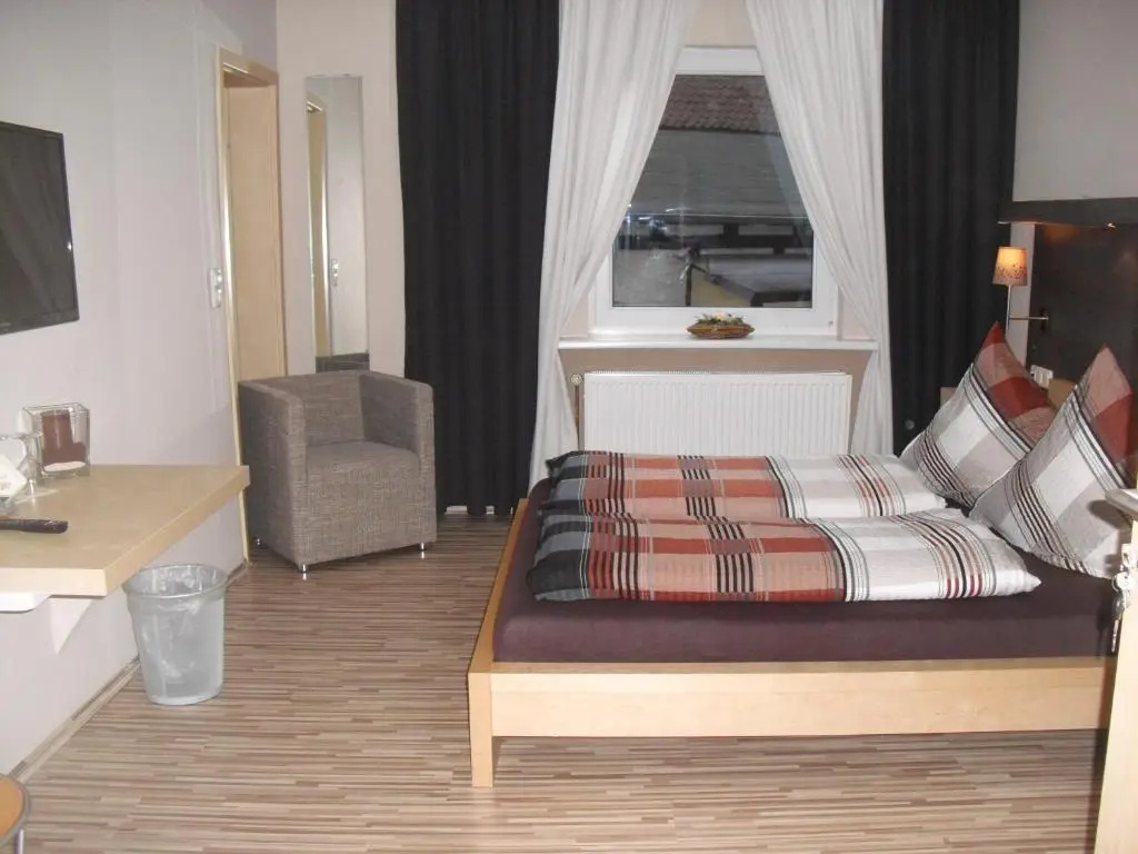 Standard Double room (full double bed)