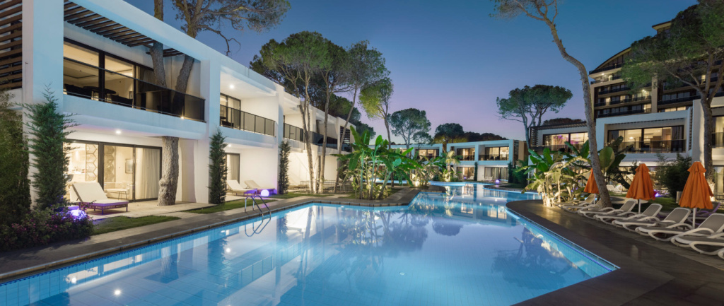 Pool Access Villa