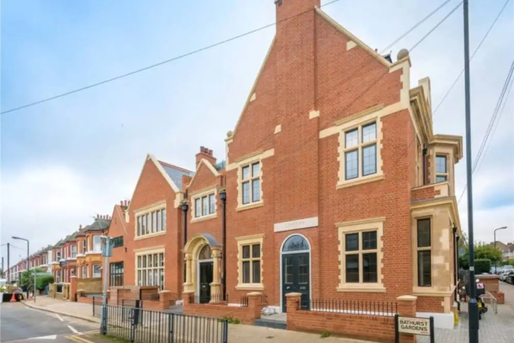 Unique 2 Bedroom Penthouse Apartment in Kensal Rise