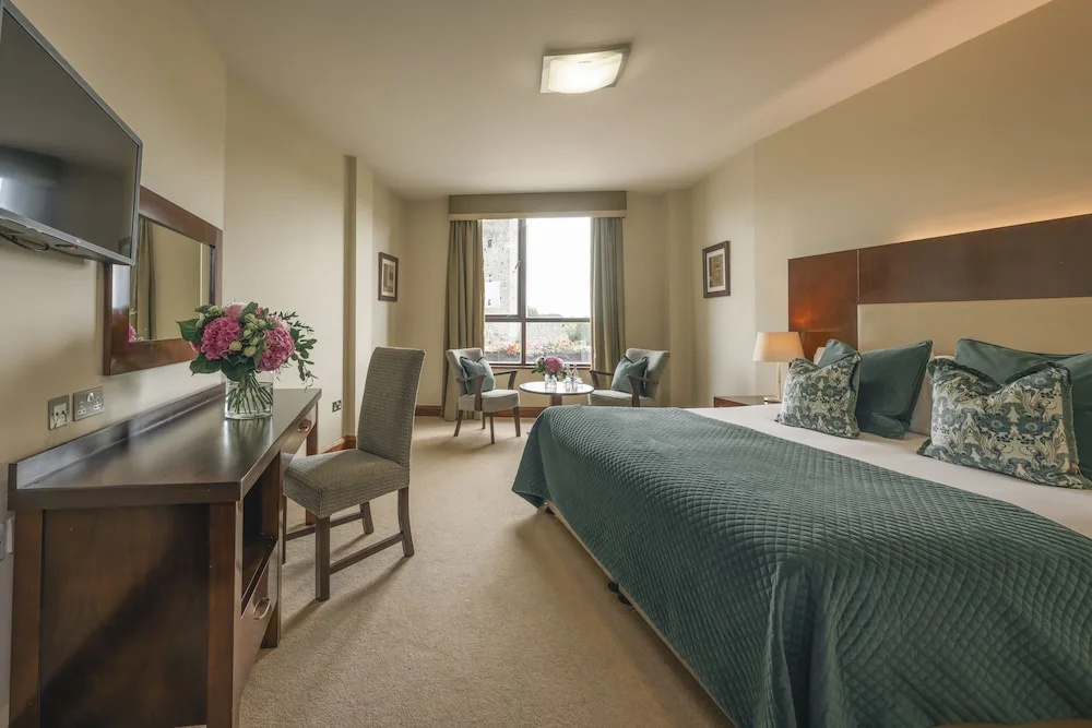 Executive Double room (full double bed)