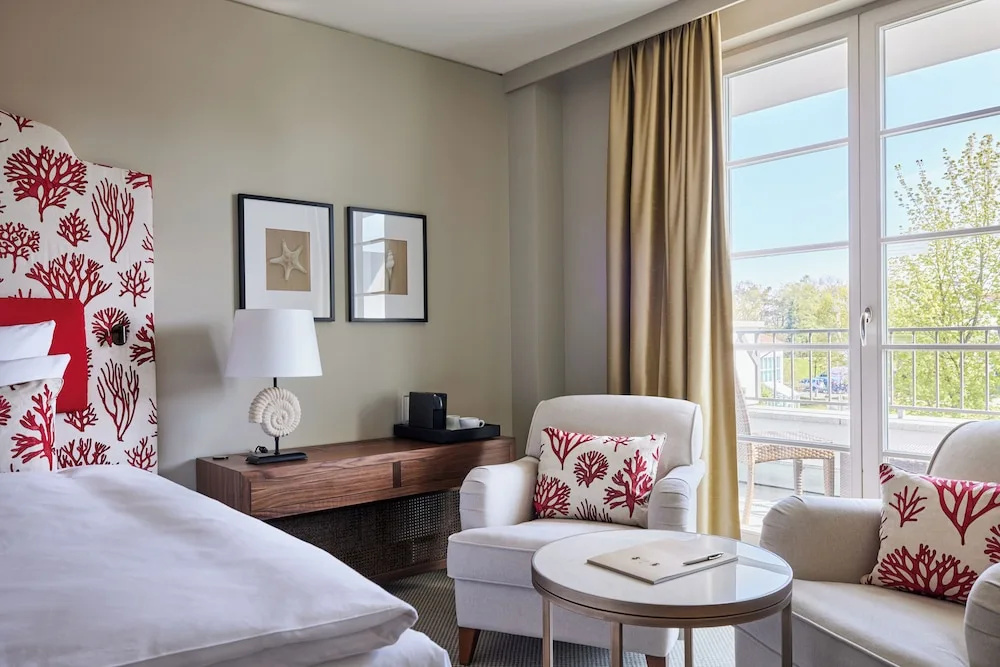 Classic Double room with balcony and with city view (full double bed)