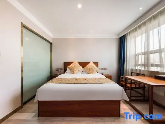 Business Double room (full double bed)