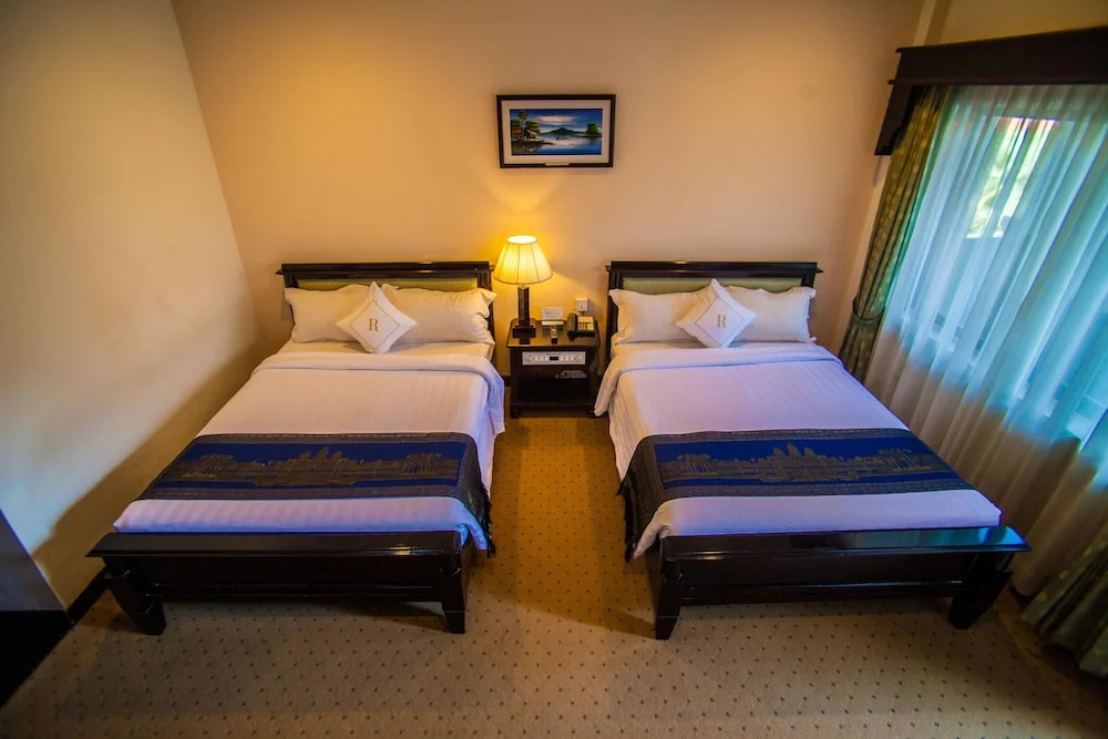 Deluxe Double room with balcony and with city view (twin beds)