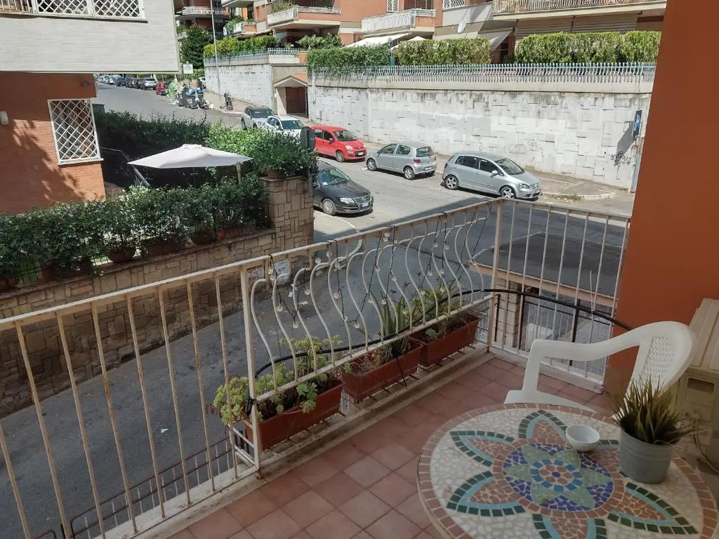 Double room with balcony (full double bed)