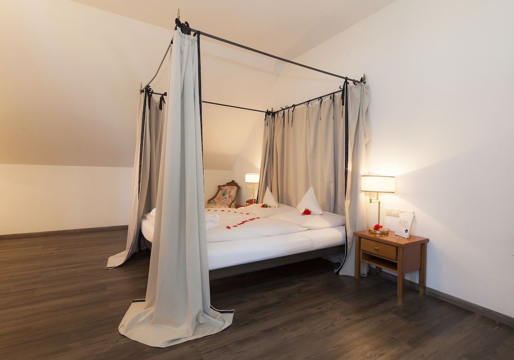 Romantik Hotel & Restaurant Johanniter-Kreuz by null