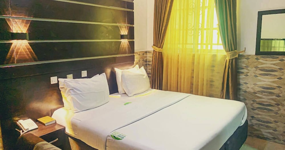 Green House Hotel And Suites