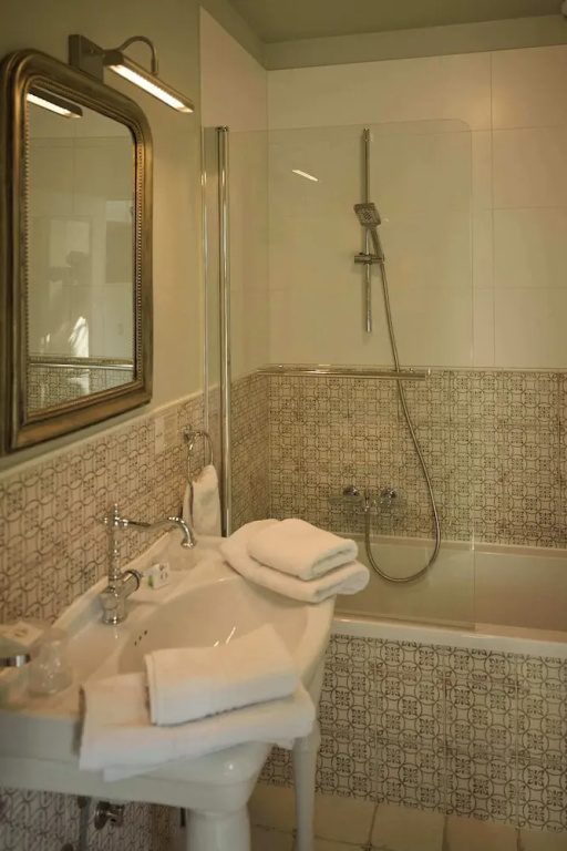 Superior Triple room with garden view