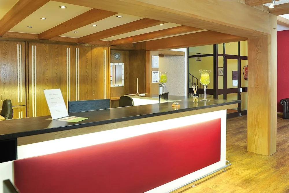 Lobby & Reception