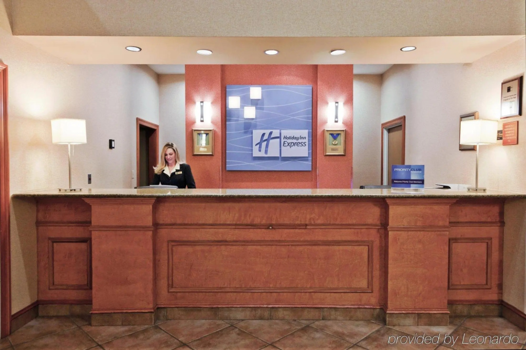 Lobby & Reception