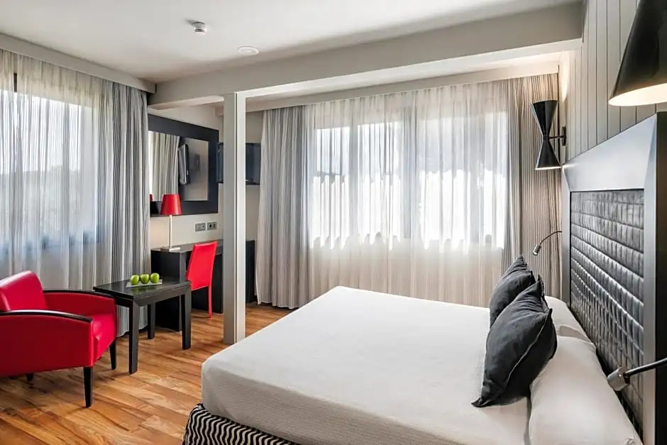 Salles Hotel Aeroport de Girona - Chambres