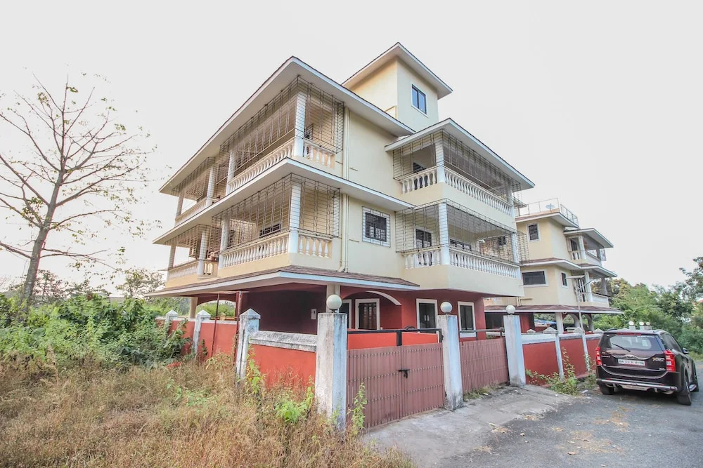 OYO 10402 Home 4BHK Villa Panjim Old Goa Highway