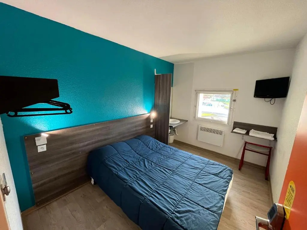Standard Double room (full double bed)