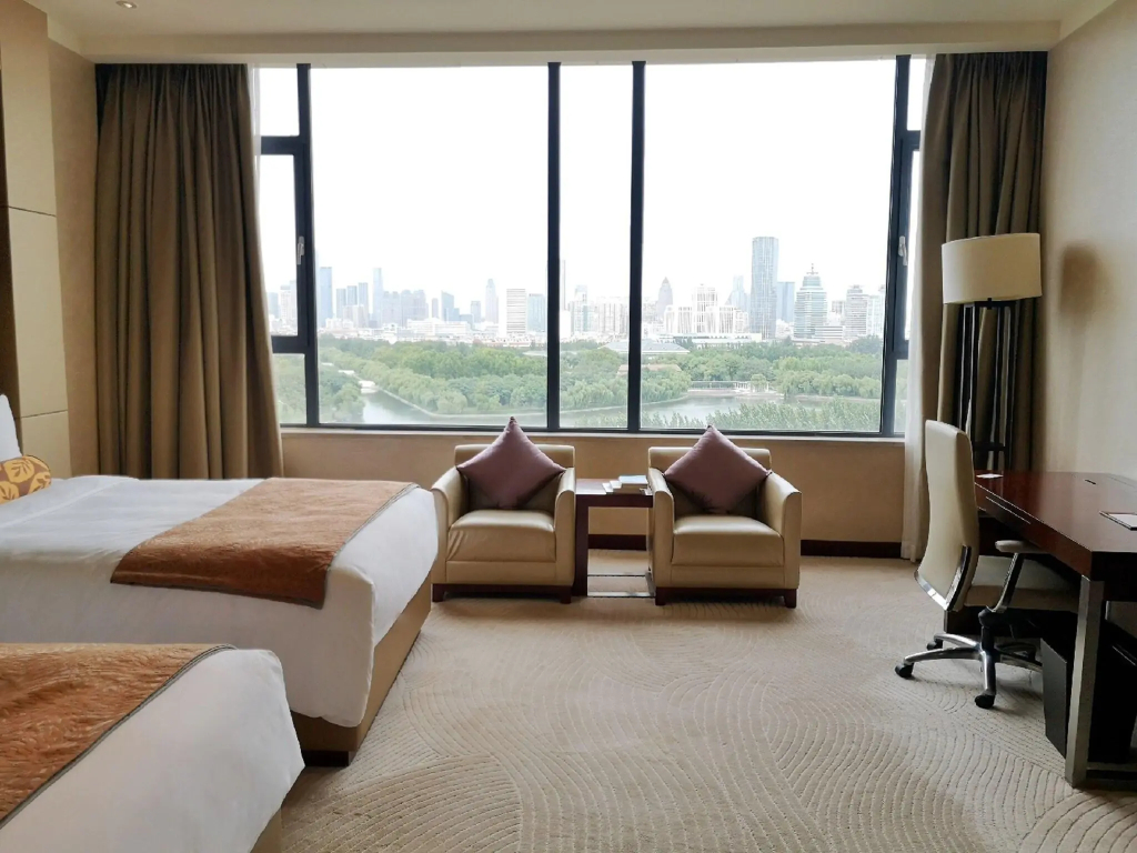 Renaissance Tianjin Lakeview Hotel - фото 31