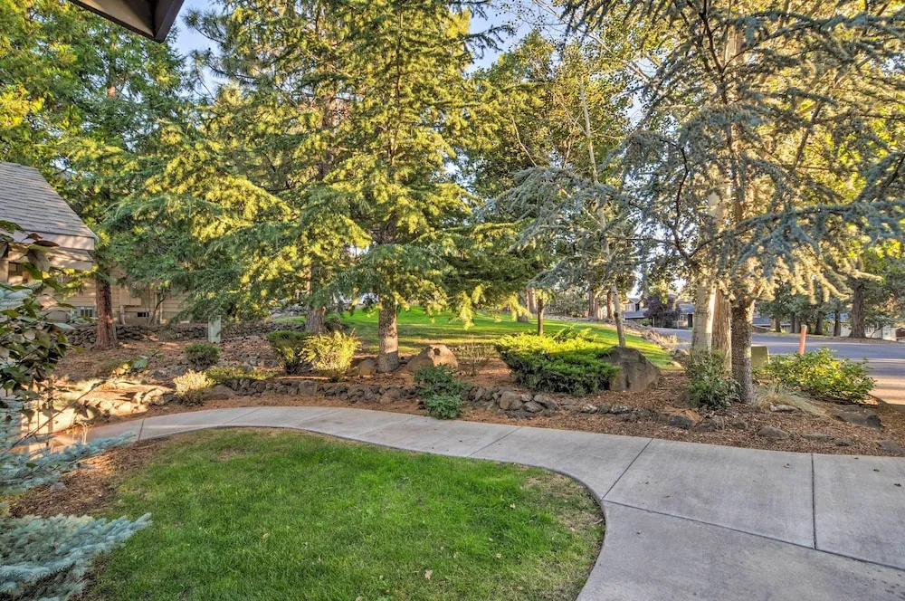 Rustic Klamath Falls Retreat w/ Private Deck! - фото 31