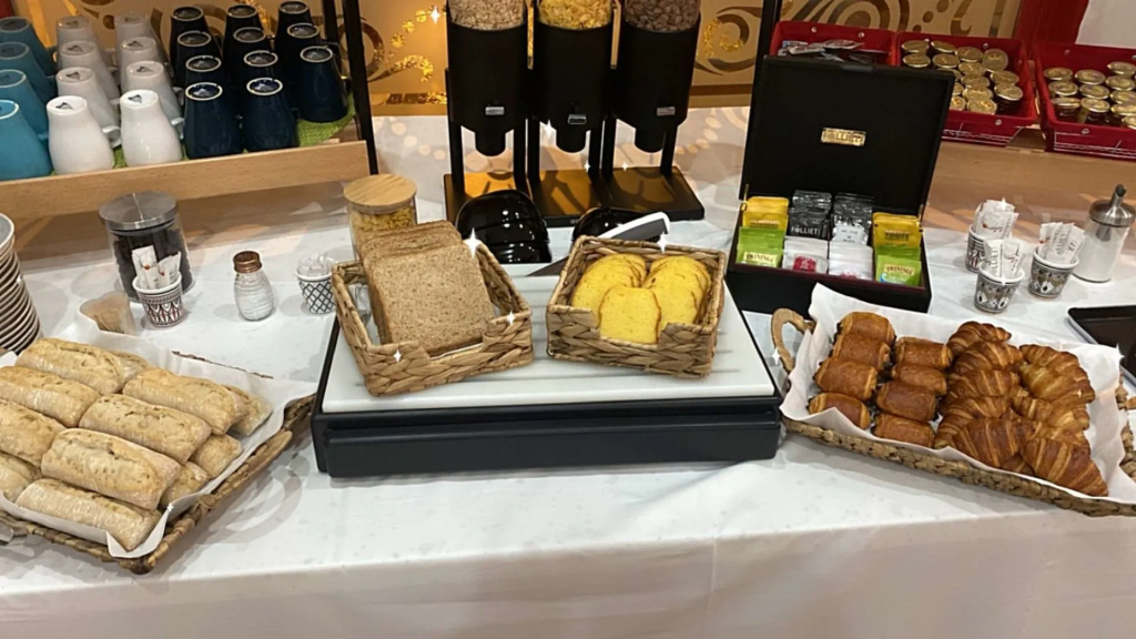Food & Beverage
