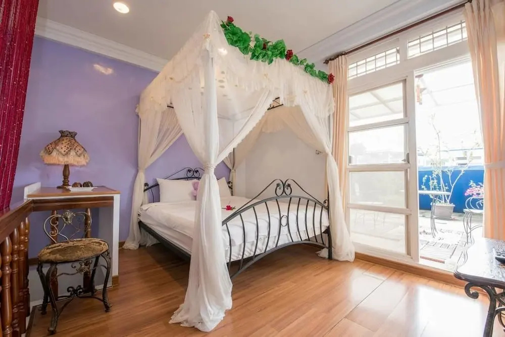 Superior Double room with balcony (full double bed)