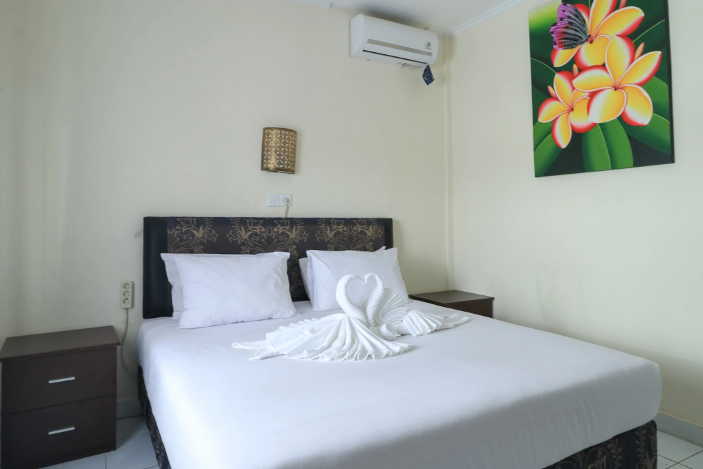 Отель City Garden Bali Dwipa Hotel, Kuta в Куте