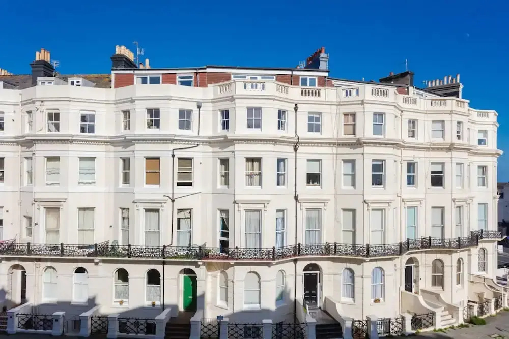 Spacious 1 Bedroom Apartment in Brighton Beside the Sea