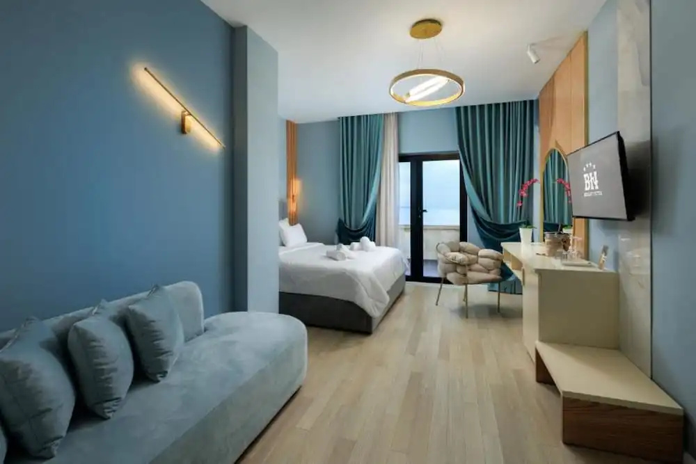 Superior Double room with balcony and with sea view (full double bed)