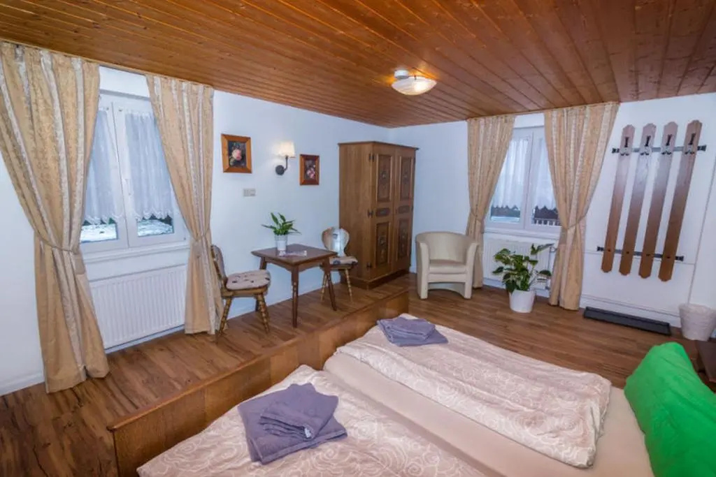 Standard Triple room