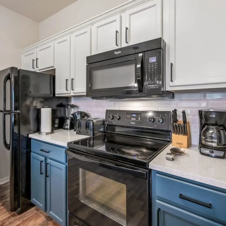 Remodeled Gem - Comfort and Location