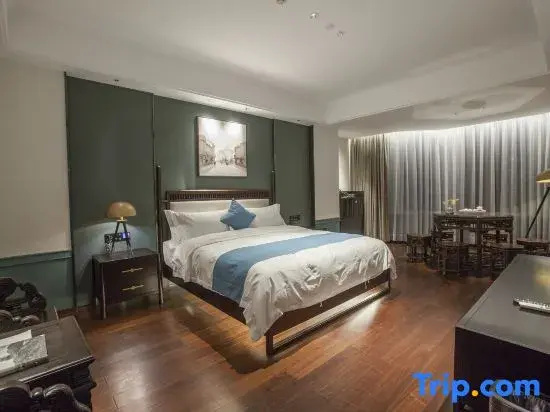 Deluxe Double room (full double bed)