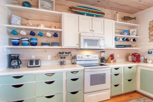 Best Little Shorehouse in Texas