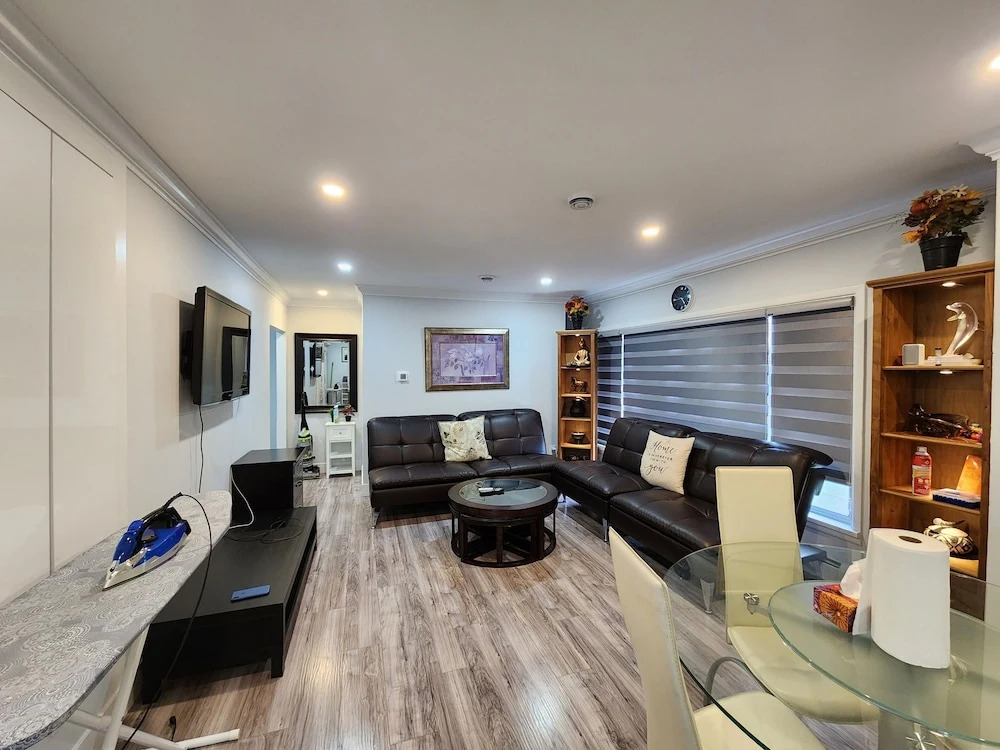 Sarla Villa Surrey - фото 21