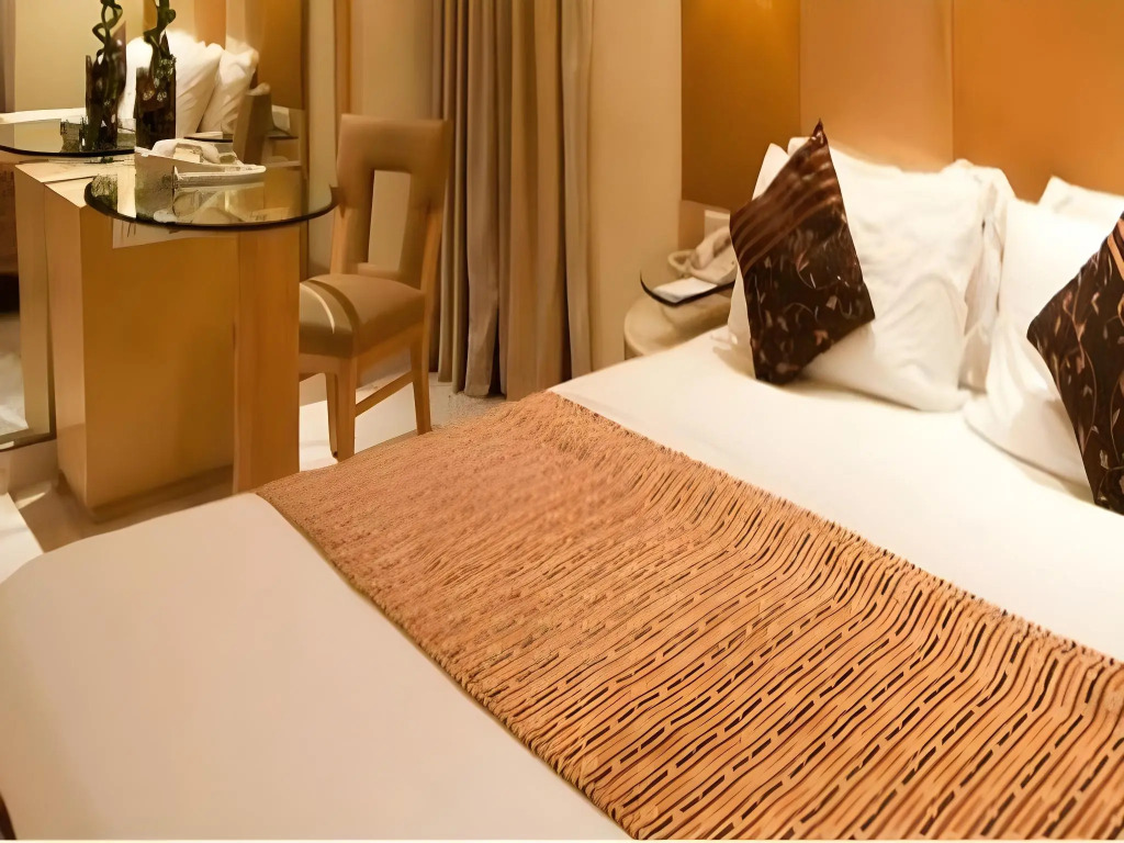 Ascot Hotel by null