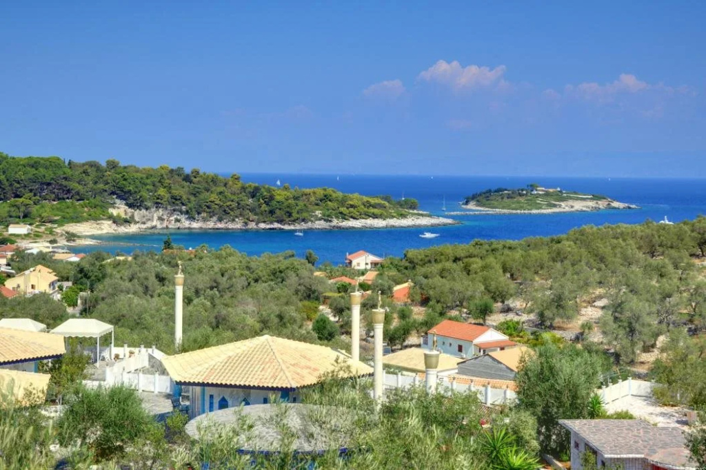 Beach & Waterfront
