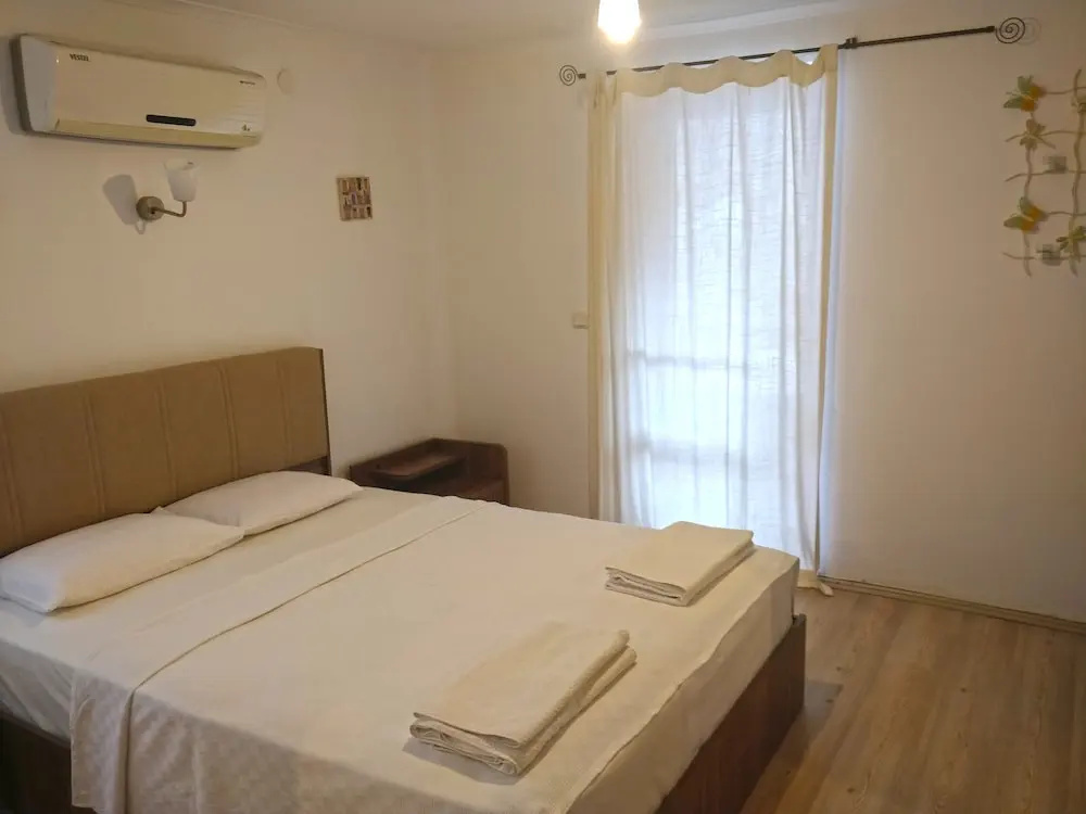 2 Bedrooms Standard Family room