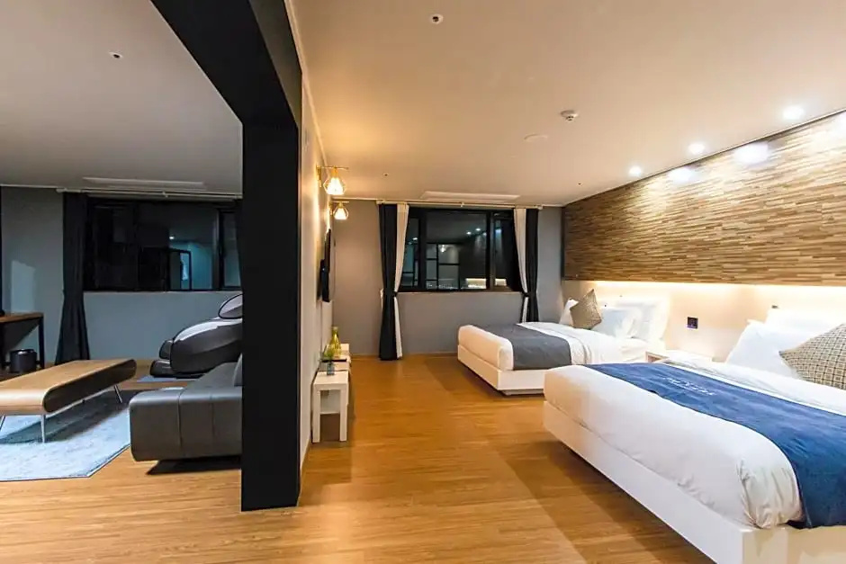 1 Bedroom Suite