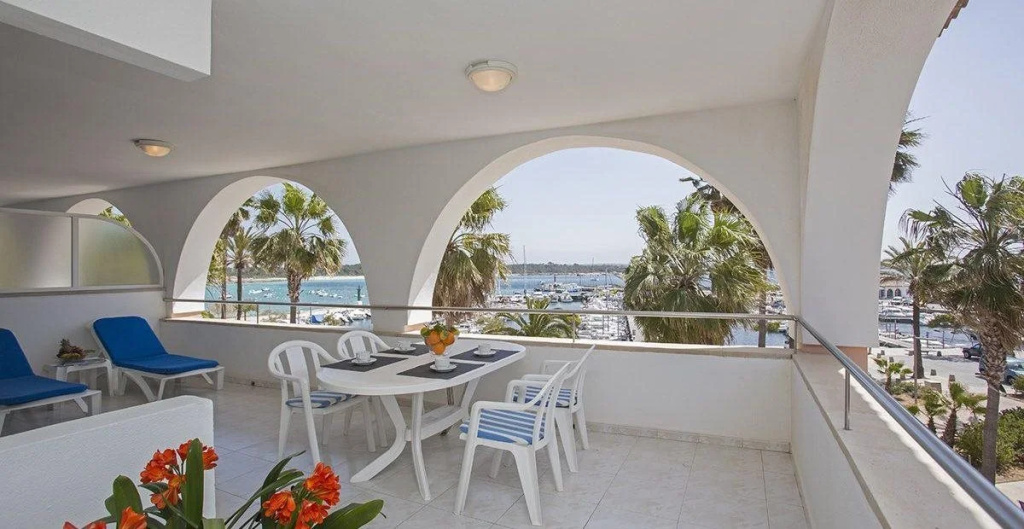 Balcony & Terrace