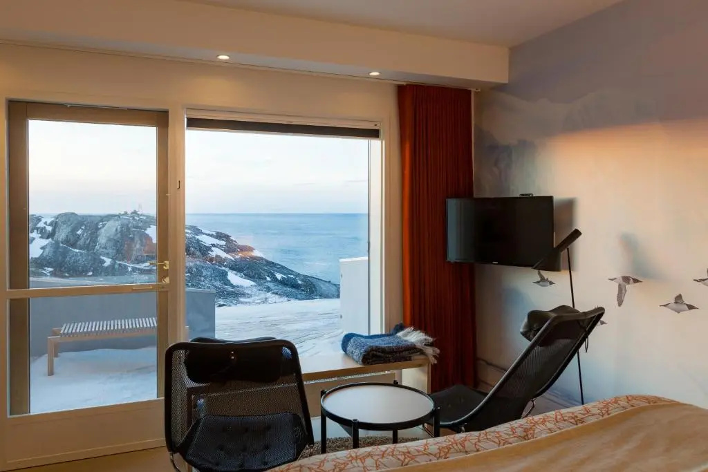 Deluxe Double room with sea view (full double bed)